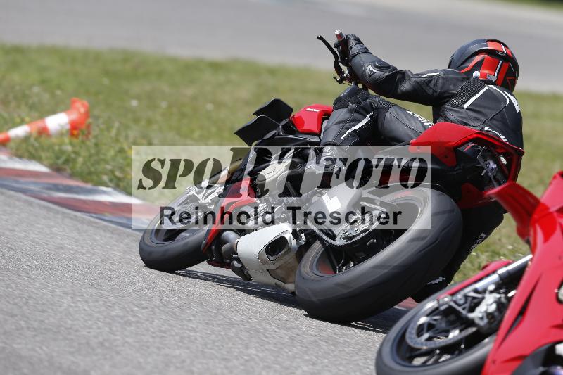 /27 12.06.2025 Ducati Schweiz Trackday Warmup  ADR/gelb-jeaune/32